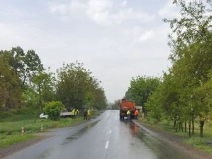 CJ Arad dă o nouă „lovitură” de imagine. Drumul Arad-Felnac, asfaltat pe ploaie