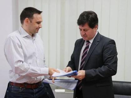 CJA a semnat contractul pentru modernizarea drumului Bârsa-Moneasa-limită Bihor