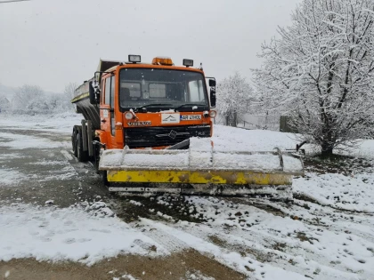 CJA anunță că pe drumurile din județ se circulă în condiții de iarnă, fără probleme majore