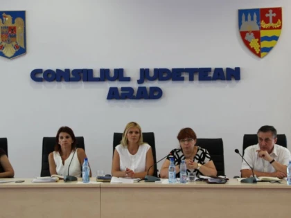 CJA CAUTĂ CASE DE TIP FAMILIAL PENTRU 143 DE COPII