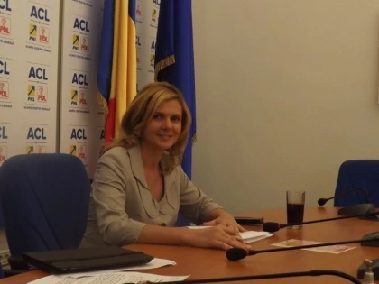 CLAUDIA BOGHICEVICI: "RECTIFICAREA BUGETARA ESTE UN TUN ELECTORAL"