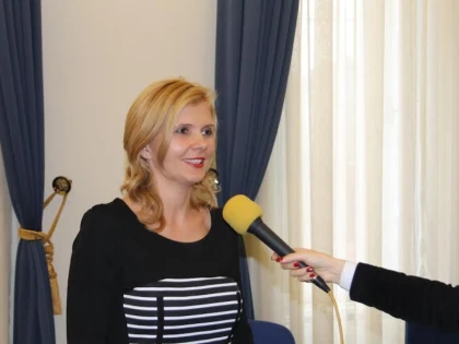 CLAUDIA BOGHICEVICI: VICTORIA ISTORICA A LUI KLAUS IOHANNIS ESTE O SARBATOARE A DEMOCRATIEI