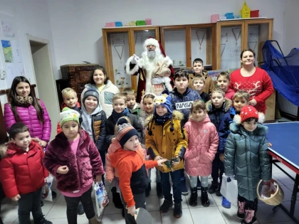 Clubul Copiilor Ineu a organizat Cupa „Moș Crăciun” la tenis de masă