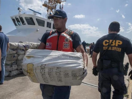 Cocaină de peste 186 de milioane de dolari, confiscată de Paza de coastă americană