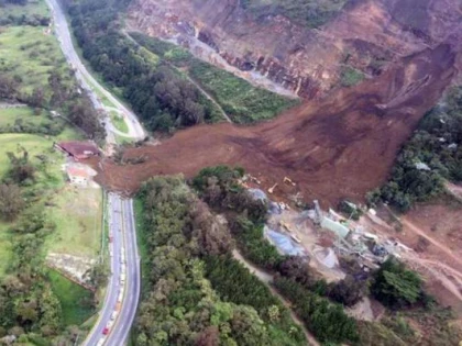 Columbia: 34 de morți, după ce o alunecare de teren a rupt în două o autostradă