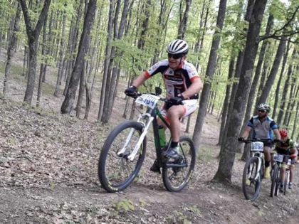 Competiție de mountain-bike, sâmbătă, în zona Lipovei! Premii atractive pentru participanți