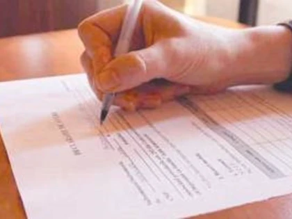 Completarea cu date eronate a declaraţiei la intrarea în România intră sub incidenţa Codului penal