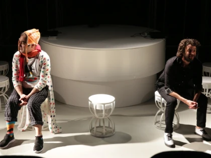 „Complexitatea apartenenței” – o nouă întâlnire teatrală online