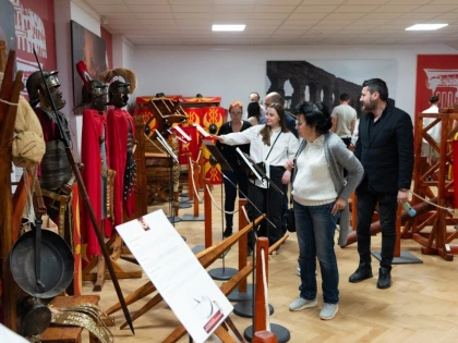 Complexul Muzeal Arad: Peste 10000 de vizitatori la expozițiile „Imperiul Roman. Tehnologia învingătorilor” și „Nicolae Grigorescu. Expoziție aniversară”
