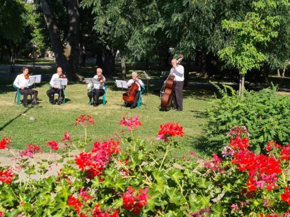 Concert în aer liber “La băncuțe”, pe malul Mureșului