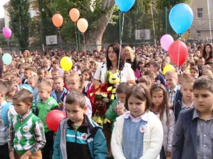 Condițiile în care părinții vor putea participa, alături de elevi, la festivitățile și serbările școlare