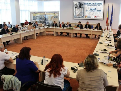 Conferinţă despre colaborarea dintre state membre UE şi non-UE, la Consiliul Judeţean Arad