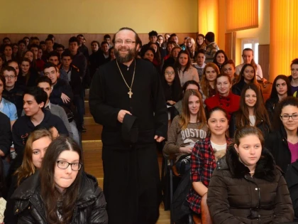 CONFERINTA DESPRE EDUCATIE, LIBERTATE SI DEVENIRE PERSONALA, LA COLEGIUL „VASILE GOLDIS“ ARAD