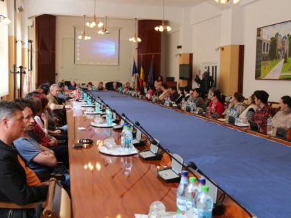 Conferinţa „Inovația Socială la nivel instituțional guvernamental și ONG”, la UVVG
