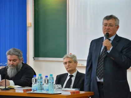 CONFERINTA „MEDICINA CA VOCATIE“, LA UNIVERSITATEA DE VEST „VASILE GOLDIS“ DIN ARAD