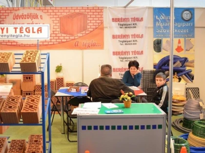 CONFORT CONSTRUCT&INSTAL 2015, SANSA SA IESITI DIN UMBRA MARILOR RETAILERI