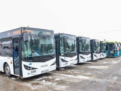 Consilierii județeni au aprobat cuantumul taxelor privind transportul rutier de persoane