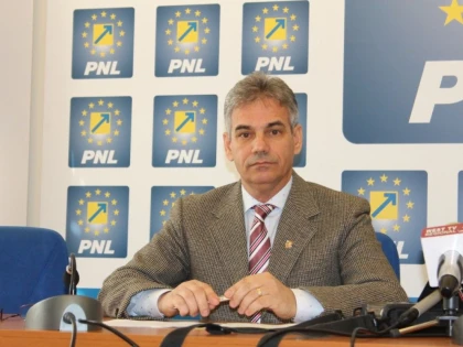 CONSILIERII JUDETENI PNL: „PURCARU A AJUNS LA LIMITA DECENTEI SI PENIBILULUI“