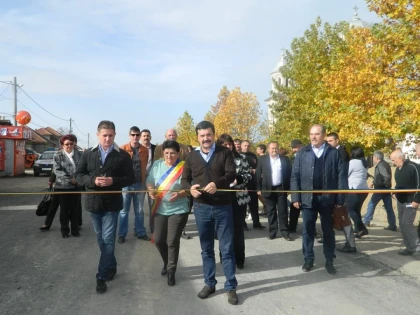 CONSILIUL JUDETEAN ARAD A INAUGURAT UN DRUM IN COMUNA GURAHONT