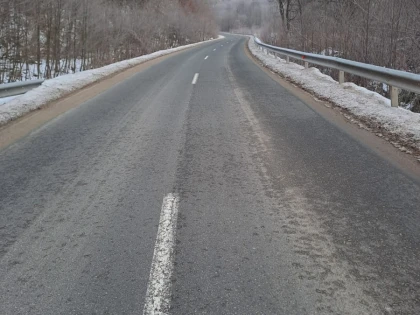 Consiliul Județean Arad intervine pe mai multe drumuri județene afectate de îngheț