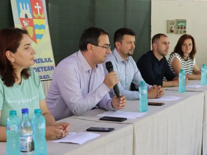 Consiliul Județean deschide o microstagiune la Teatrul de Vară din Moneasa