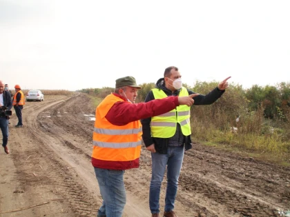 Constructorii drumului Sânmartin – Olari – Caporal Alexa, somați să realizeze lucrări de calitate