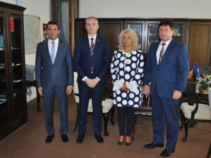 Consulul General al Republicii Serbia la Timișoara, în vizită la Instituția Prefectului Arad