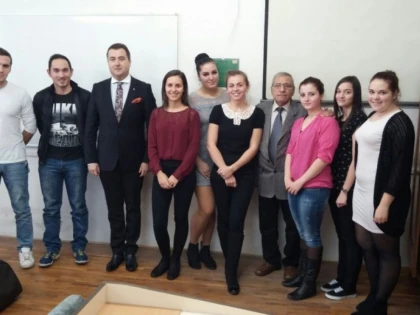Consulul general român, în vizită la studenții români de la Szarvas și Bekescsaba