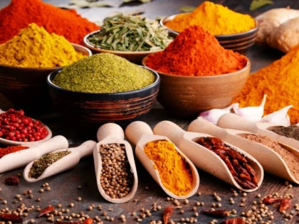 Consumul regulat de condimente și ierburi aromatice este foarte benefic sănătății