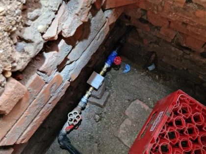 Continuă montarea contoarelor de apă inteligente, pe mai multe străzi din Arad