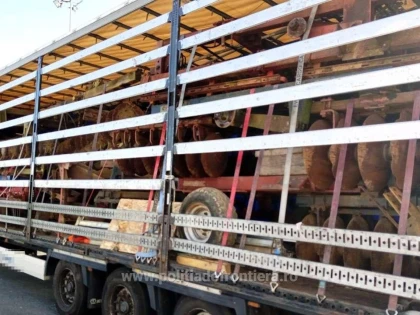 Continuă transporturile ilegale de deșeuri. Peste 56 tone au fost oprite la intrarea în țară, la Nădlac II