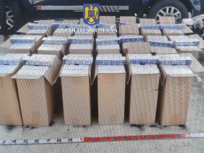Contrabandist din Sântana, prins cu 10.000 de pachete de țigări în mașină
