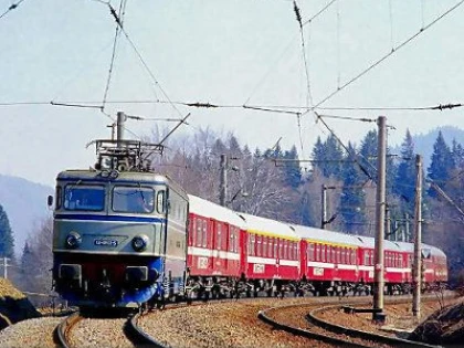 CONTRACTE FRAUDULOASE ATRIBUITE DE CFR CALATORI. UNUL ESTE LA DEPOUL ARAD
