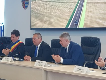 Contractul pentru Centura de Sud-Est a municipiului Arad a fost semnat în prezenţa premierului Ciucă