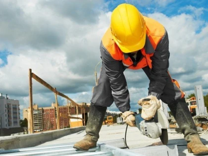 Controale la constructorii din Arad. ITM a descoperit 13 muncitori fără forme legale