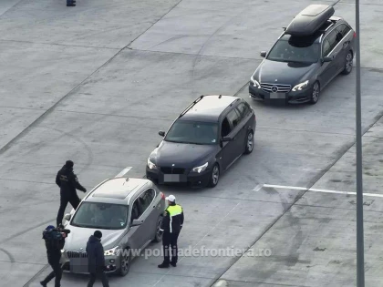 Controale la frontieră: doi cetățeni bulgari opriți în trafic fără permis, la Nădlac