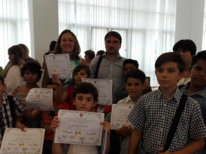 COPIII DIN SISTEMUL PUBLIC DE PROTECȚIE AU LANSAT O CARTE CU 45 DE POVESTIOARE