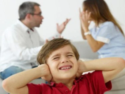 COPIII ROMÂNILOR, AFECTAȚI DE VIOLENȚA ȘI AUTORITATEA DIN SOCIETATE ȘI FAMILIE