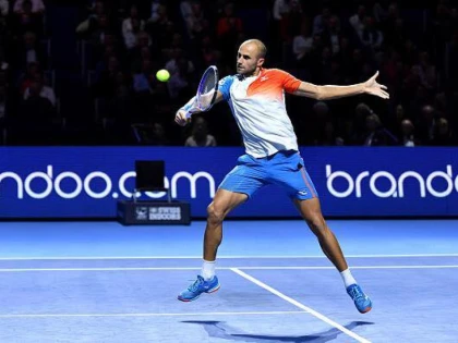 Copil se menţine în Top 60. Se va antrena alături de Federer