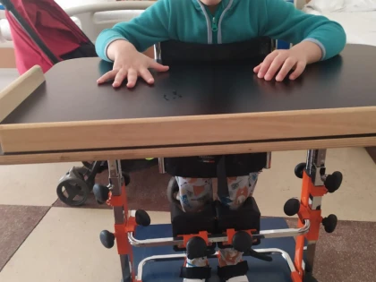 Copilărie trăită în crize repetate de epilepsie. Transplant salvator pentru David