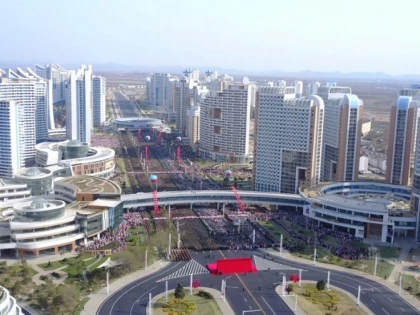 Coreea de Nord se laudă că a construit un cartier de lux într-un an