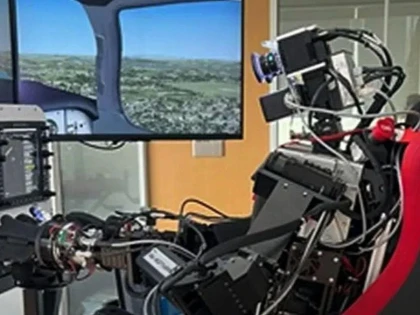 Coreea de Sud a creat primul robot pilot umanoid care poate opera avioane