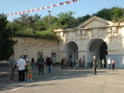 Coronavirusul a intrat și în Cetatea Aradului! Mai mulți militari sunt infectați