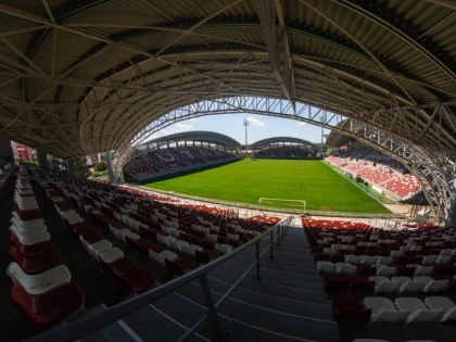 Corvinul putea juca la Arad în preliminariile Europa League, dar stadionul nu este... omologat!
