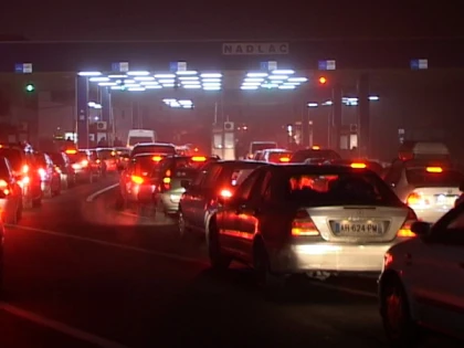 Cozi mari spre cele două vămi de la Nădlac, de pe autostradă și DN7