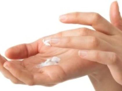 CREMA DE MAINI, PRODUSUL CARE NU TREBUIE SA-TI LIPSEASCA IN ANOTIMPUL RECE