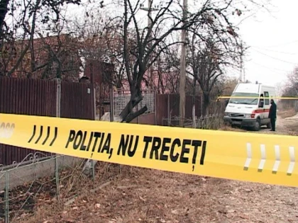 Crimă înfiorătoare, în vestul țării! Bărbat decapitat cu drujba, în fața copiilor