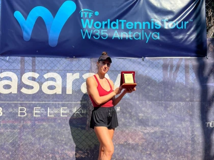 Cristina Dinu, tenismena de la Sportsin Arad, a cucerit trofeul la turneul ITF din Antalya