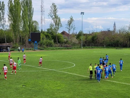 Crişul şi Lipova s-au anulat în derby şi rămân în afara locurilor de baraj din Liga a III-a!