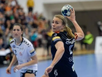 CSM Bucureşti - Ferencvaros 30-25, în sferturile Ligii Campionilor